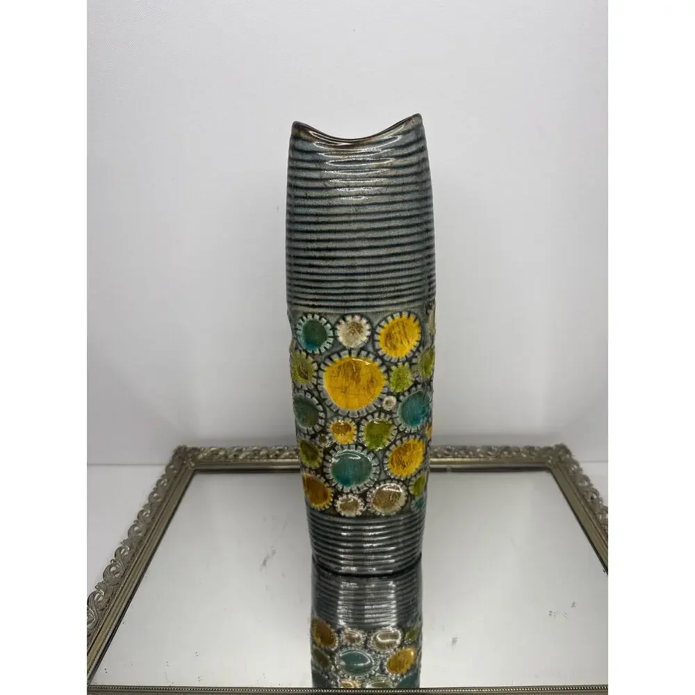 Unique Ribbed Floral & Garden Flower Vase Decorative Vase